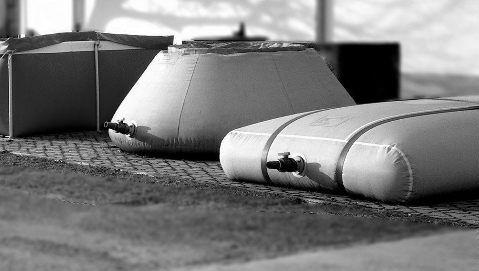 SERBATOI PIEGHEVOLI PER STOCCAGGIO LIQUIDI.